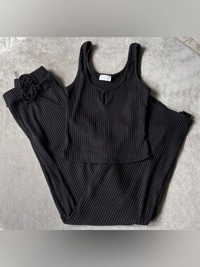 Pink Lily Black Ribbed Knit Tank Set